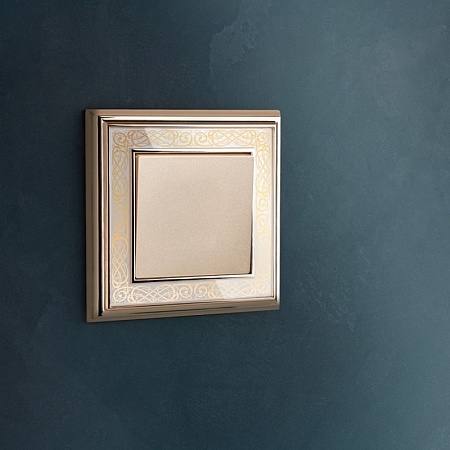 Выключатель одноклавишный шампань WL11-SW-1G - фото