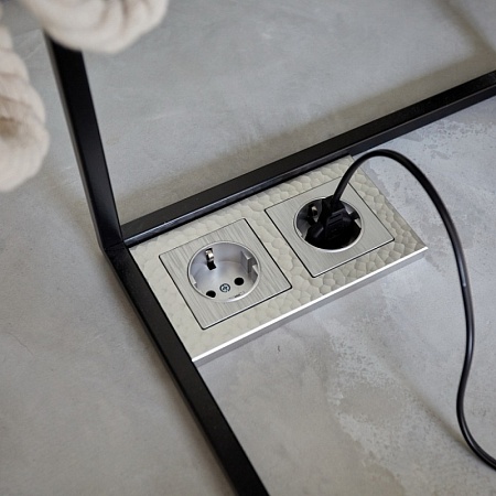 Розетка с заземлением cеребряный рифленый WL09-SKG-01-IP20 - фото