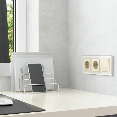 Выключатель одноклавишный с подсветкой айвори матовый W1110162 - фото