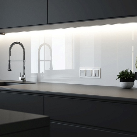 W1171241/ Розетка влагозащ. с зазем. с защит. крышкой и шторками (белый акрил) W1171241 - фото