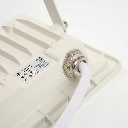 Светодиодный прожектор SAFFIT SFL90-50 IP65 50W 6400K белый - фото