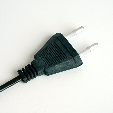 Светодиодная гирлянда Feron CL582 линейная Роса (на плоском проводе) 220V мультиколор c питанием от сети - фото