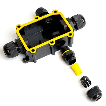 Коробка распределительная STEKKER LD524 ,  водонепроницаемая на 4 выхода, 450V, 140х100х36, черный - фото