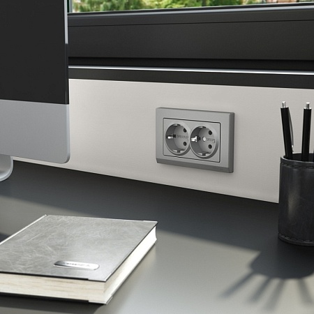 Розетка двойная с заземлением (серебряный матовый) W1172065 - фото