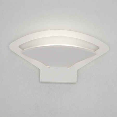 Настенный светодиодный светильник Pavo LED MRL LED 1009 белый - фото