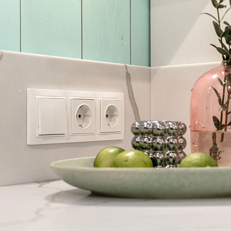 Выключатель двухклавишный белый WL01-SW-2G - фото