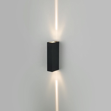 Уличный настенный светодиодный светильник Blaze LED IP65 35136/W черный Elektrostandard - фото