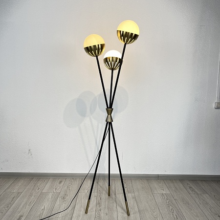 Торшер Caracas Tripod Floor Lamp Imperiumloft 102220-22 - фото