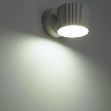 Светильник  настенный Feron HL4580 ARIA 12W, 230V,GX53, белый IP20 - фото