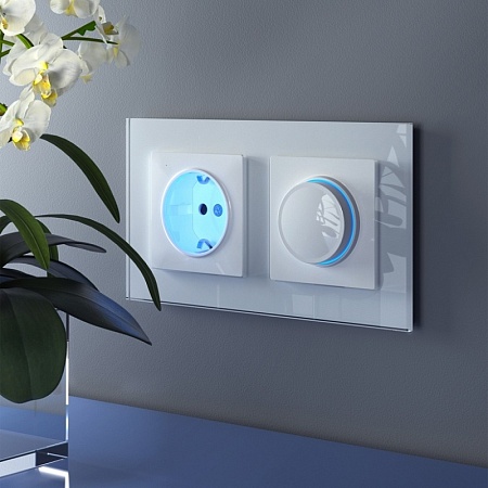 Розетка с заземлением и подсветкой белая WL01-10-03 - фото