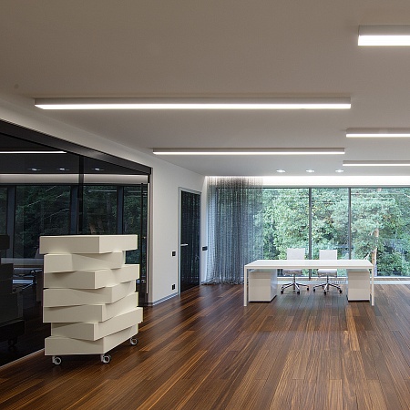 Линейный светодиодный накладной односторонний светильник 128см 25Вт 3000К серебряный 101-100-30-128 - фото