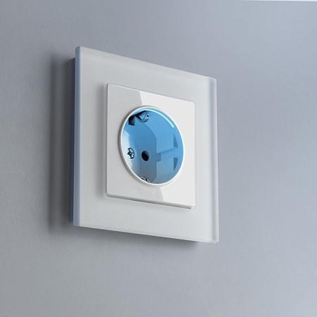 Розетка с заземлением и подсветкой белая WL01-10-03 - фото