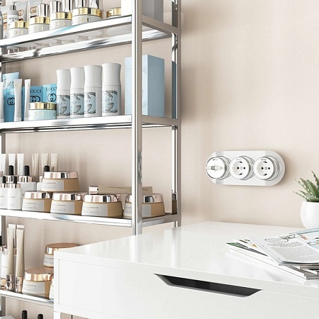 Розетка с заземлением Vintage белый матовый/хром W5871050 - фото