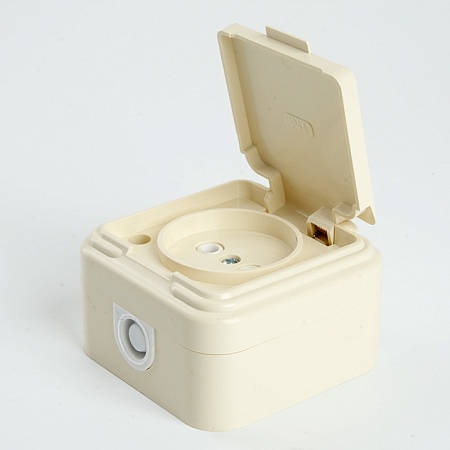 Розетка 1-местная б/з с крышкой STEKKER, PST16-20-44 (RA 16-201-БЖ), пластик АВС, 250В, 16А, IP44, слоновая кость - фото