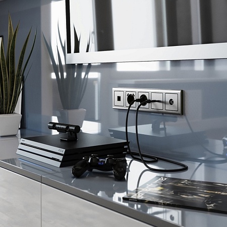 Розетка с заземлением и шторками глянцевый никель WL02-SKGS-01-IP44 - фото