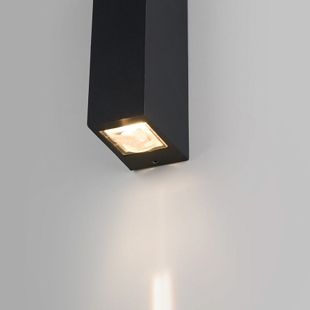 Уличный настенный светодиодный светильник Blaze LED IP65 35136/W черный Elektrostandard - фото