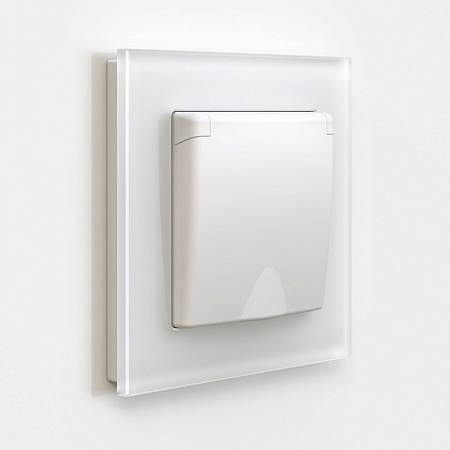 Розетка с заземлением и шторками c крышкой IP44 (белый матовый) W1171261 - фото